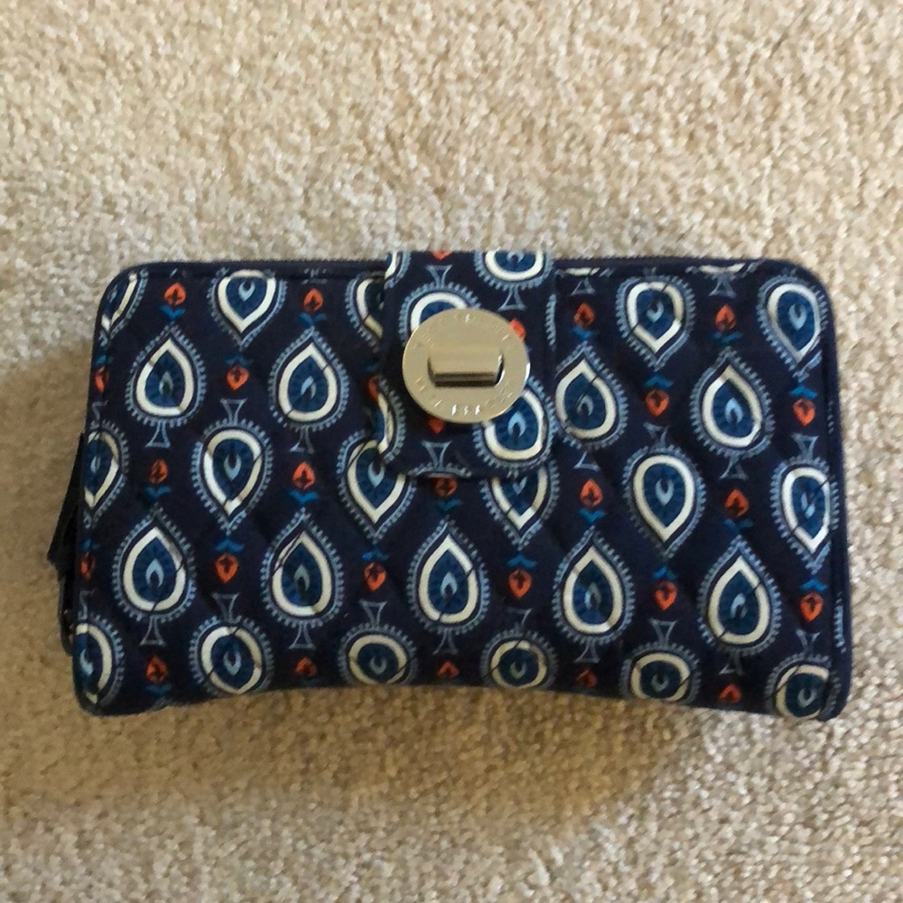 Vera Bradley Iconic RFID Turnlock Wallet